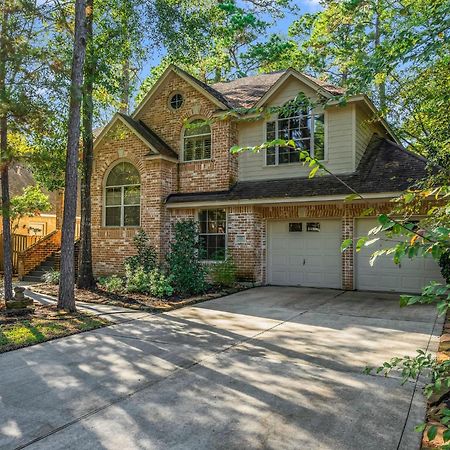 Cozy Home In The Woodlands Spring Exterior photo