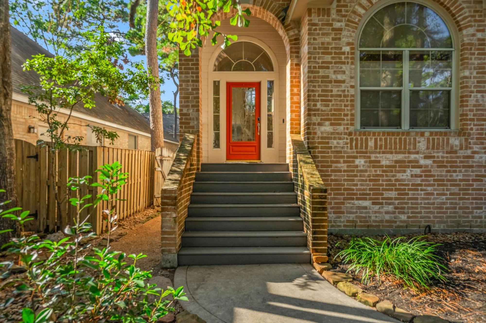 Cozy Home In The Woodlands Spring Exterior photo